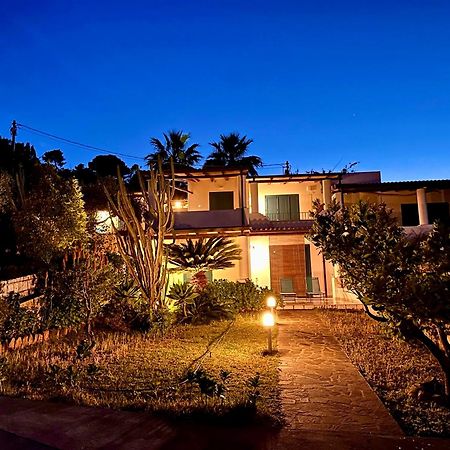 ליפארי Villa 'A Pisa מראה חיצוני תמונה